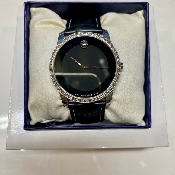 NEEDS BATTERY! Men’s Movado 1 Ct. Diamond Bezel Museum 40mm Watch - Picture 3 of 15
